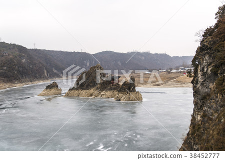 Dodam Sambong, Danyang-gun, Chungbuk 38452777