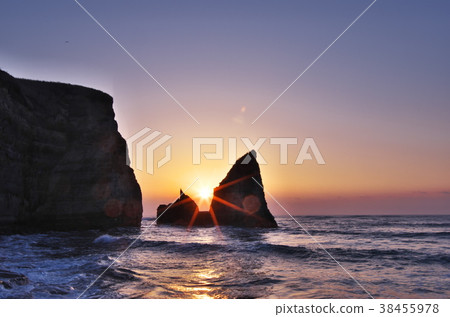 Sunrise (Onami Tsuki Coast) 38455978