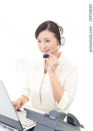 一個微笑的操作員 38458690