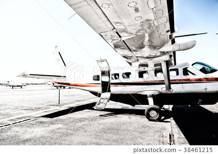 parking in the airport  little popular  plane 38461215
