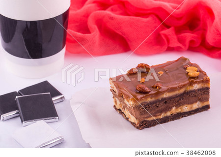 Cake caramel and nut of gentle ricotta and pistach 38462008