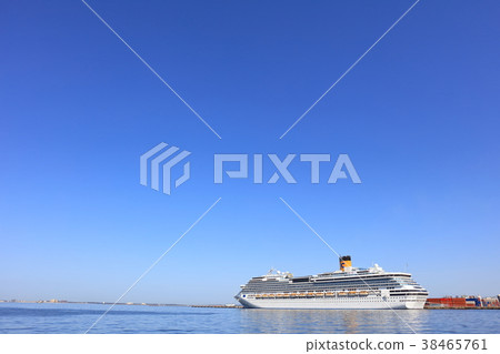 Hakata Port / Bayside (Funny, Blue Sky) Fukuoka City, Fukuoka Prefecture 38465761