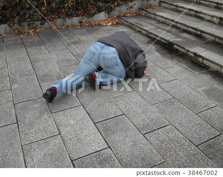 受苦的男人 受苦的男人 38467002