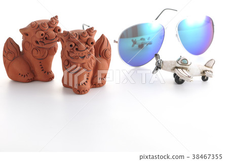 Travel airplane sunglasses shisa okinawa 38467355