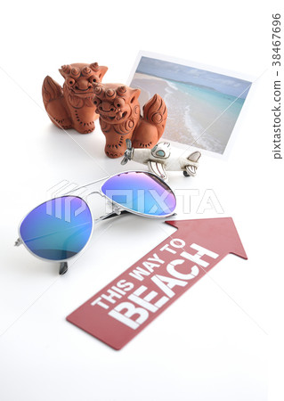 To the beach To the beach 38467696