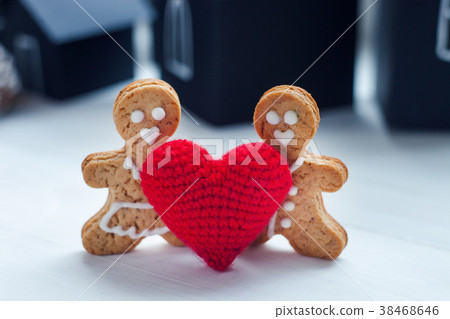 Gingerbread couple and heart Gingerbread couple and heart 38468646