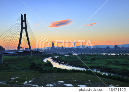臺灣,新北市,台灣,臺灣,新北大橋,晨昏,河道,水,日出,橋 臺灣,新北市,台灣,臺灣,新北大橋,晨昏,河道,水,日出,橋 38471125
