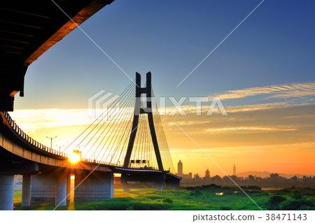 臺灣,新北市,台灣,臺灣,新北大橋,晨昏,河道,水,日出,橋 臺灣,新北市,台灣,臺灣,新北大橋,晨昏,河道,水,日出,橋 38471143