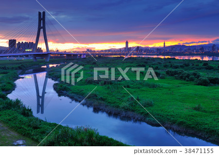 臺灣,新北市,台灣,臺灣,新北大橋,晨昏,河道,水,日出,橋 臺灣,新北市,台灣,臺灣,新北大橋,晨昏,河道,水,日出,橋 38471155