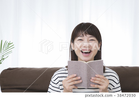 讀書的少婦 38472030