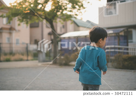 younger, run, 3 years old 38472111