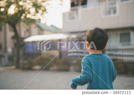 younger, baby boy, boy 38472113