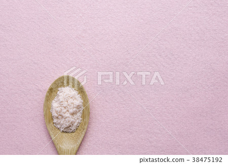 一匙粉紅色玫瑰鹽 一匙粉紅色玫瑰鹽 38475192