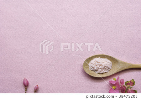 一匙粉紅色玫瑰鹽 38475203