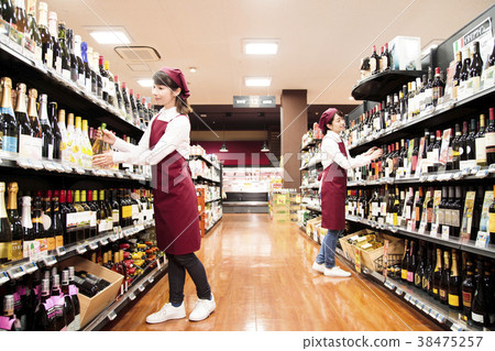 Supermarket supermarket clerk staff 38475257