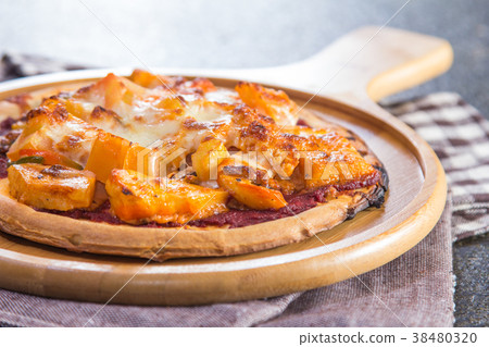 pizza pizza 38480320
