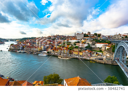 Landscape of Porto (Portugal) Landscape of Porto (Portugal) 38482741
