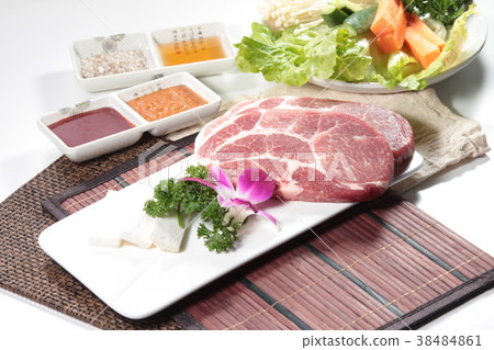 raw pork 38484861