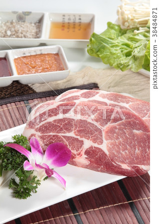 raw pork 38484871