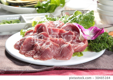 raw pork 38485164