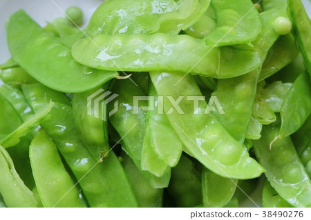 Close Up of Delicious Sweet Green Pea 38490276