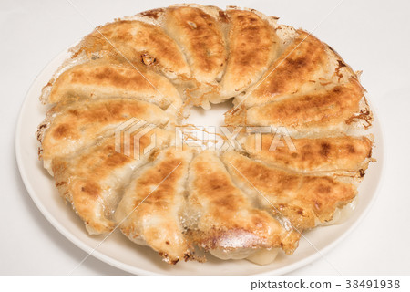 Pan-fried gyoza 38491938
