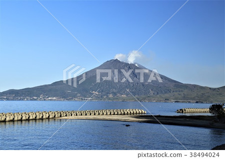 Sakurajima floating in Kanie Bay 38494024