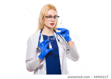 Woman doctor holds injection 38494227