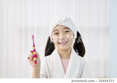 Brushing, children, korean 38494353