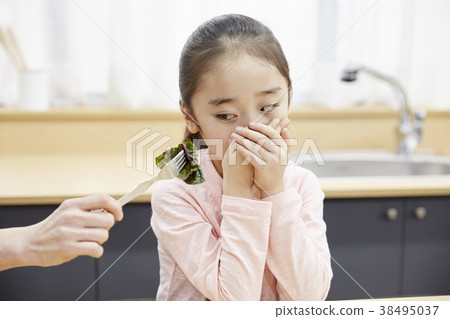 Eating, eating, children, mother, Korean 38495037