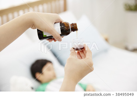 Pain, Cold, Children, Mom, Korean Pain, Cold, Children, Mom, Korean 38495049