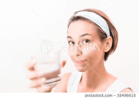 婦女和淨水的圖像 婦女和淨水的圖像 38496618