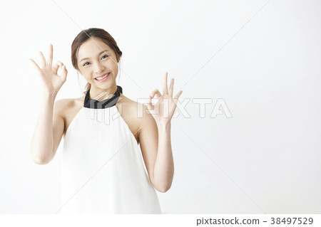 女模特的姿勢 女模特的姿勢 38497529