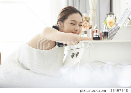 Female makeup beauty Female makeup beauty 38497548
