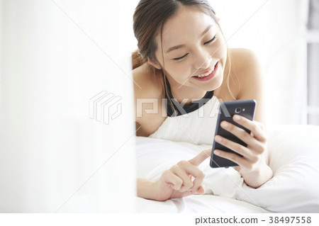 Woman relax 38497558