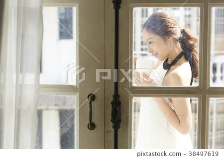 Woman relax 38497619