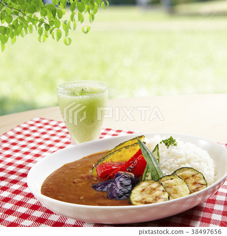 Summer vegetable curry kiwi smoothie Summer vegetable curry kiwi smoothie 38497656
