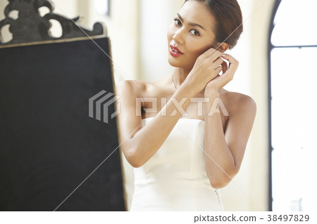 Woman dress up 38497829