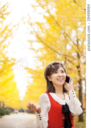 秋葉和婦女 38499064