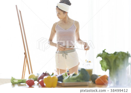 Women enjoying a diet 38499412