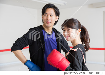 年輕男女(拳擊) 年輕男女(拳擊) 38501040