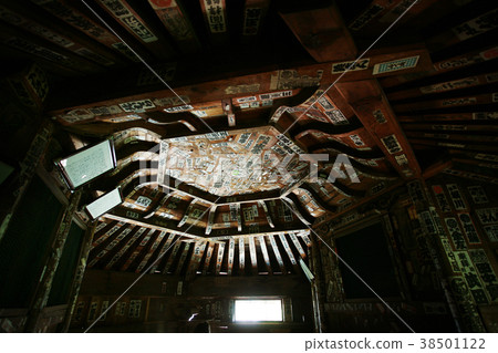 The ceiling of the Goura Rokkakudo The ceiling of the Goura Rokkakudo 38501122