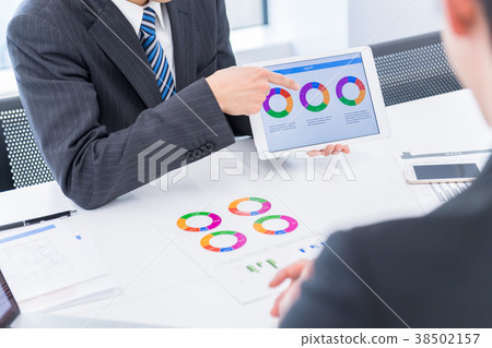 Businessman, business talk, proposal, meeting Businessman, business talk, proposal, meeting 38502157