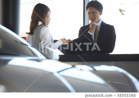 汽車經銷商員工男女 汽車經銷商員工男女 38503168