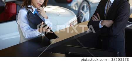 汽車經銷商會議男人和女人 38503178