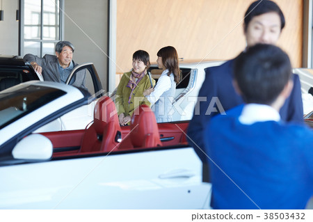 汽車經銷商高級夫婦 汽車經銷商高級夫婦 38503432