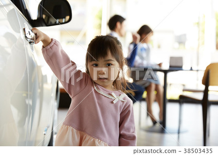 Car dealer family girl portrait Car dealer family girl portrait 38503435