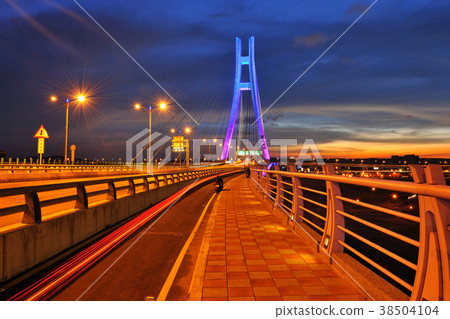 Taiwan, New Taipei City, Taiwan, Taiwan, New North Bridge, morning faint, day, night lights, night, bridge, high-rise buildings, urban landscape 38504104