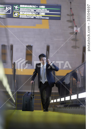 商人在機場 38504697