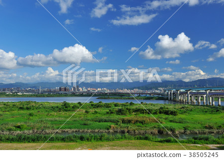 臺灣,新北市,台灣,臺灣,新北大橋,高架橋,河道,水,雲,橋,高樓大廈,城市景觀,城市 臺灣,新北市,台灣,臺灣,新北大橋,高架橋,河道,水,雲,橋,高樓大廈,城市景觀,城市 38505245
